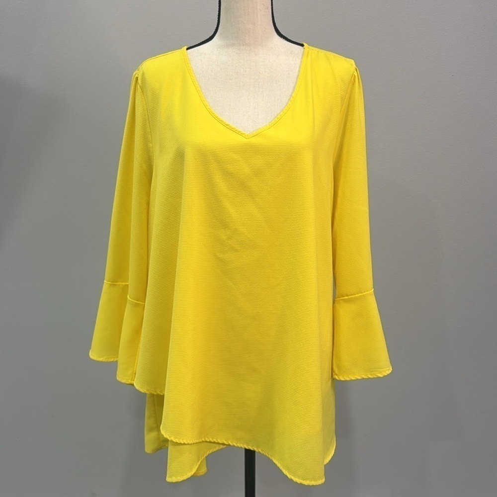 Andree by Unit Yellow V-Neck Bell Sleeve Blouse. Sz 2X